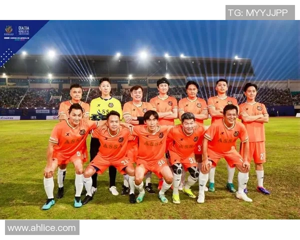 足球明星与华人明星的共同点与魅力探讨